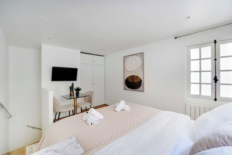 Bedroom 3, Modern Studio - 2P- Canal Saint Martin, Paris