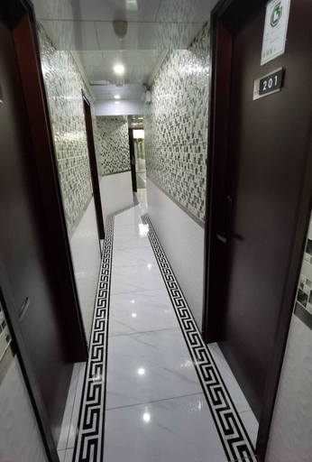 Others 5, Yue Ka Hotel, Kowloon