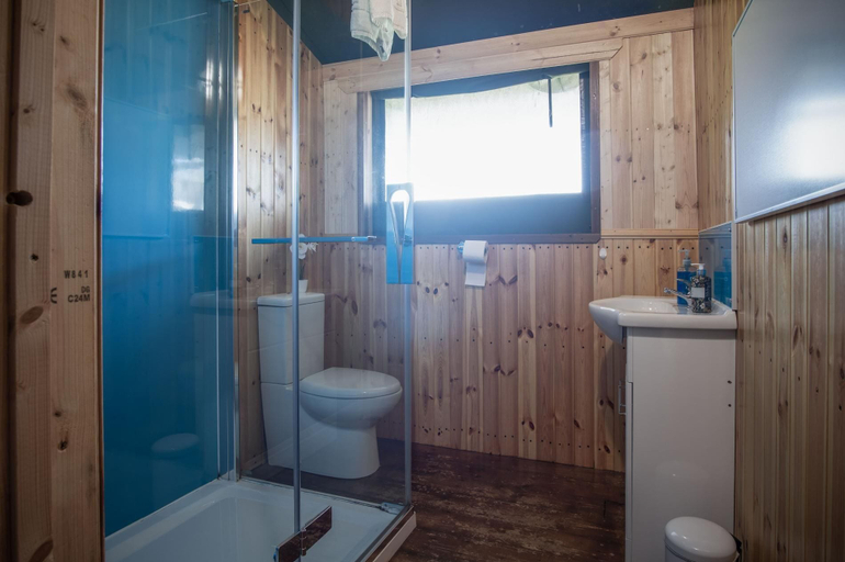 Bathroom, Three Cliffs Glamping Tent - Llangennith, Swansea