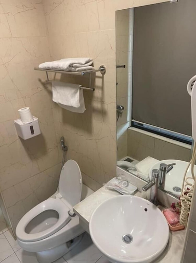 Bathroom, Ngoc Lan- 35 Tran Quang Dieu-Bay Luxury, Đống Đa