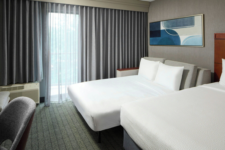 Bedroom 5, Courtyard Marriott Waldorf, Charles