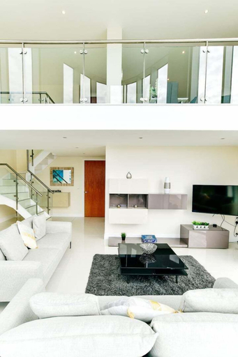Exterior 3, Impressive Beach View Duplex Penthouse, Swansea