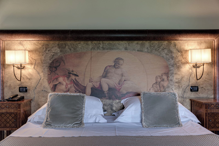 Bedroom 3, Hotel Villa Campomaggio, Siena