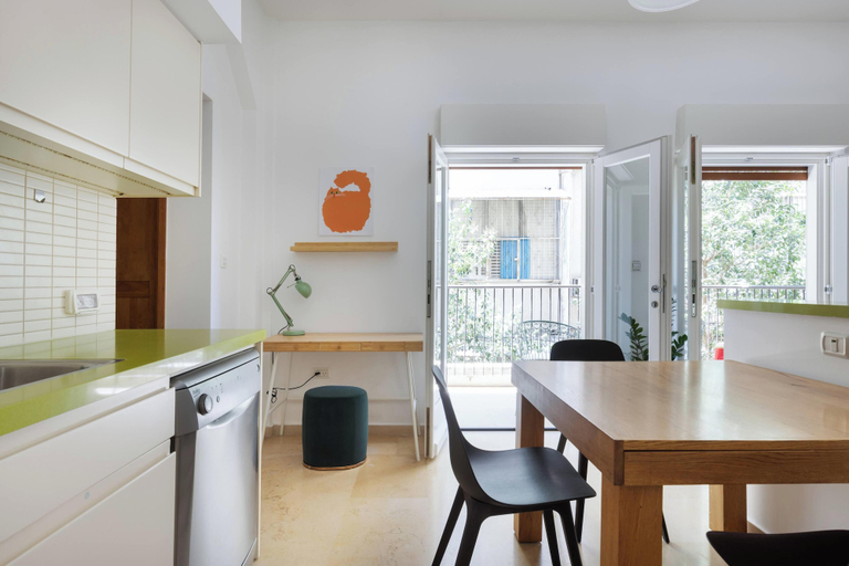 Others 5, Diz 3 By TLV2rent