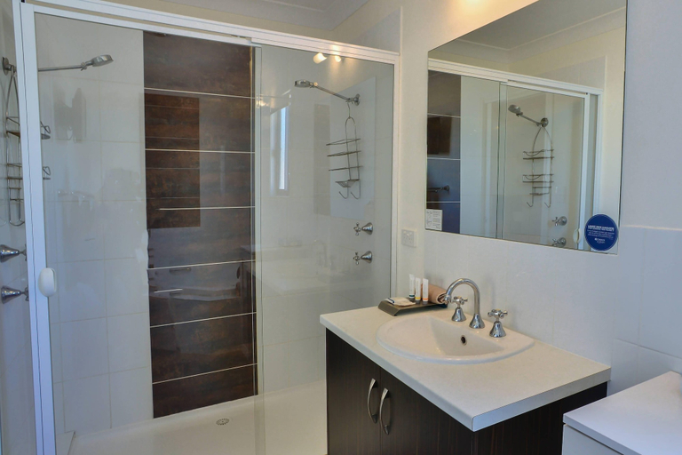 Bathroom 4, Comfort Inn & Suites Augusta Westside, Port Augusta