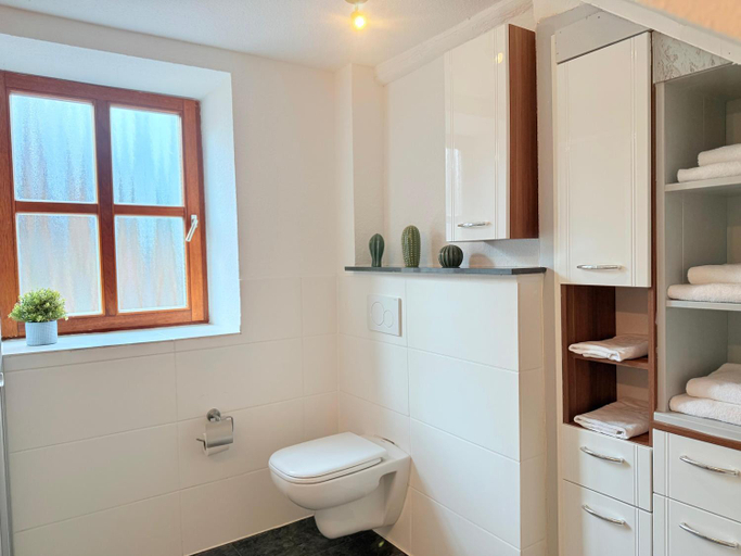 Bathroom 5, Hotel Alt Oesselse, Region Hannover