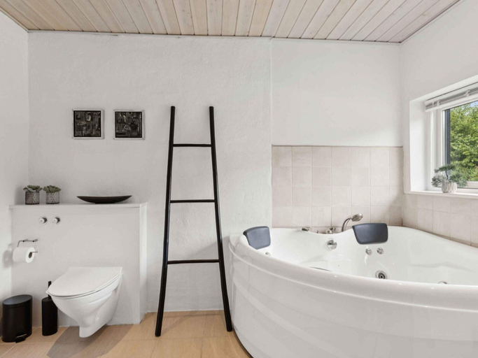 Others 4, 4 Star Holiday Home in Hadsund, Mariagerfjord