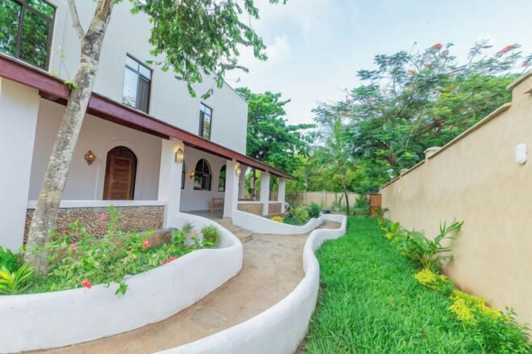 Exterior 3, Jandi Diani, Msambweni