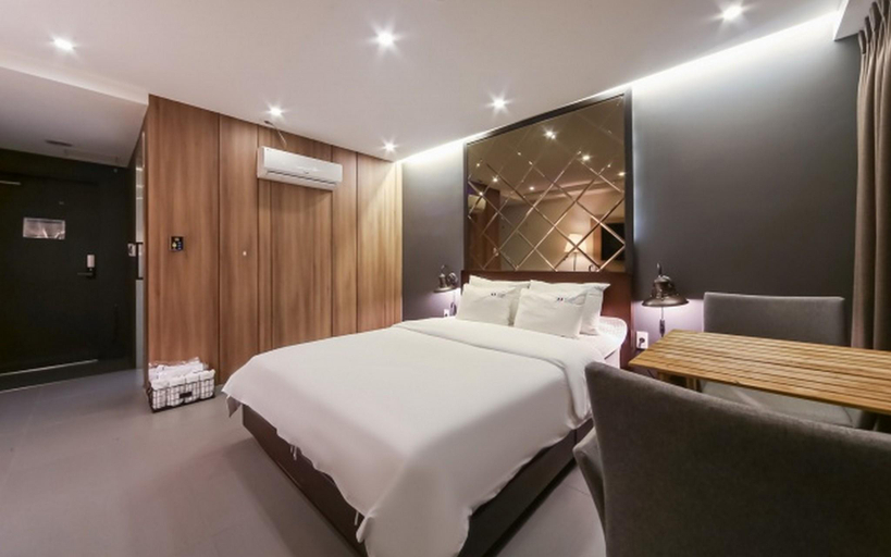 Bedroom 3, Busan Oncheonjang Hotel France, Geumjeong