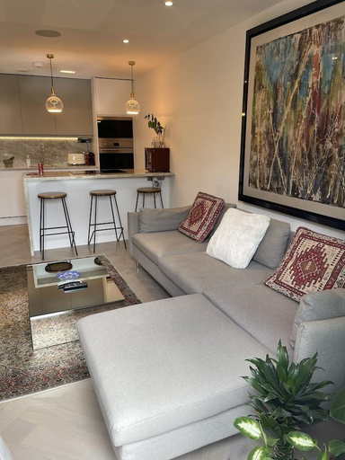 Others 5, Chelsea Pad by condokeeper, London