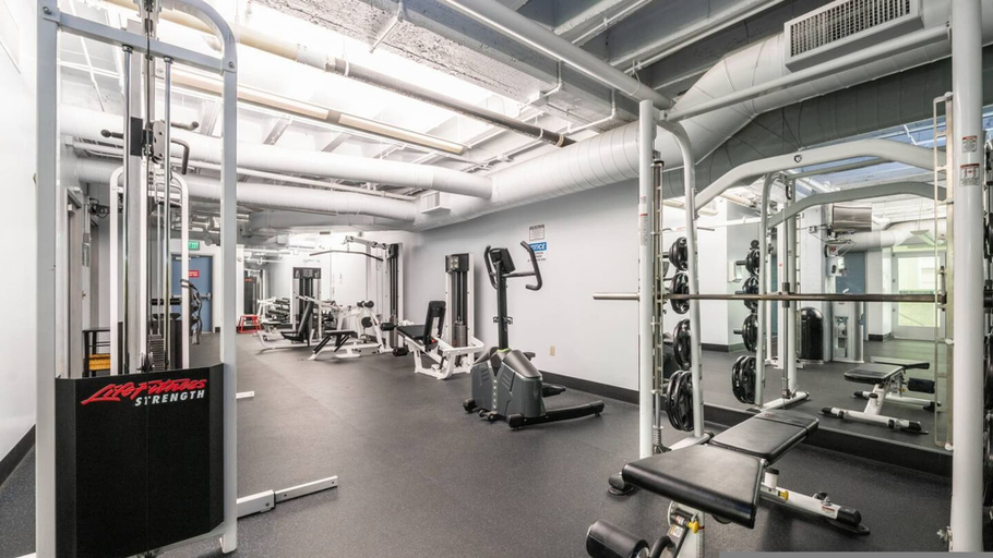 Room 5, Luxury Downtown Phoenix Loft - Pool Gym Laundry, Maricopa