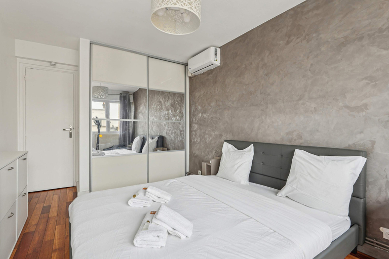 Room 2, Appartement Spacieux P re Lachaise-bail Mobilit, Paris