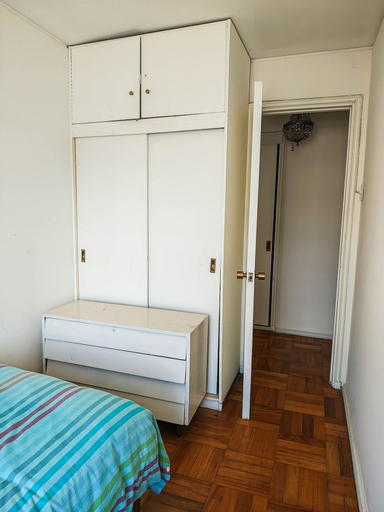 Room 2, Ocean Front House 84, Valparaíso