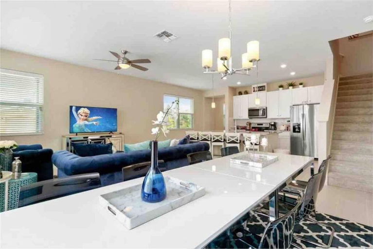 Room 4, Super Chic-4 Bedroom Townhome IN Disney Area, Osceola