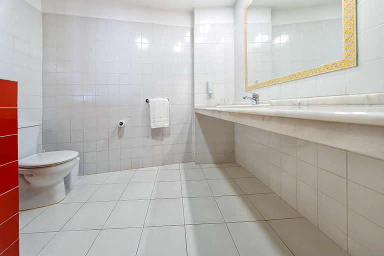 Bathroom 5, Servatur Altamadores, Las Palmas