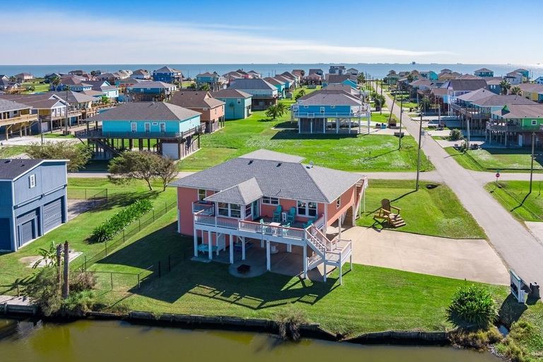 Exterior 5, A Lil' Tipsea 4 Bedroom Home by RedAwning, Galveston