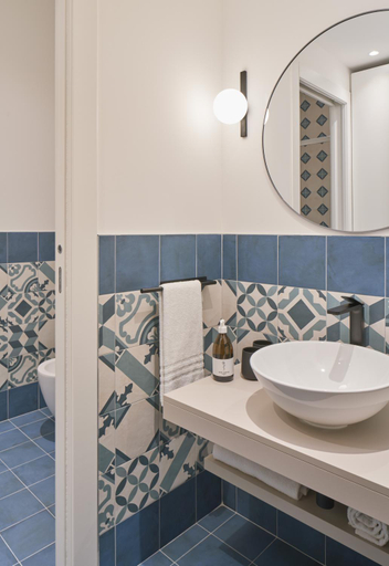Bathroom 3, Urbanauts Studios Minelli, Trieste