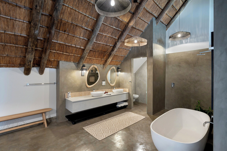 Bathroom 5, The David Livingstone Safari Lodge & Spa, Livingstone