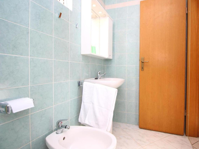 Bathroom 4, Apartments Butković, Novi Vinodolski