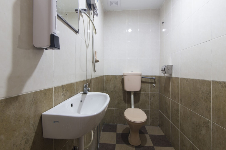 Bathroom 4, Hotel O Pelangi Marang, Marang
