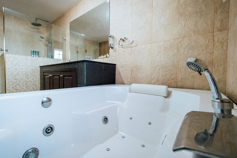 Bathroom, Private Residence Hosted by Sasithorn, Bang Lamung