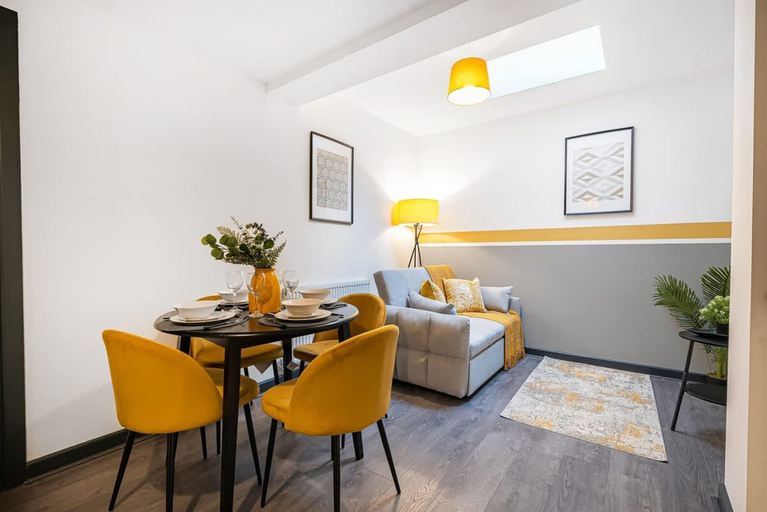 Room 3, 5-bed 5 En-suite Apartment in Manchester, Bury
