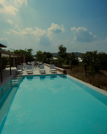 Sport & Beauty 2, Tree of Life Ramvilas, Bandhavgarh, Umaria