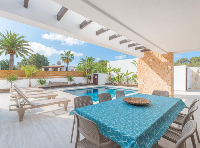 Room 2, Villa Sa Marinada Modern Villa With Pool for 8 People, Baleares
