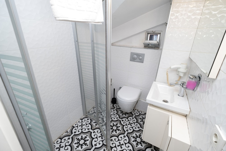 Bathroom 4, Dreams Istanbul Hotel, Fatih