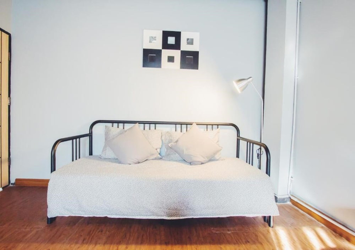 Bedroom 4, Thonglor Travellers Hostel & Cafe, Wattana