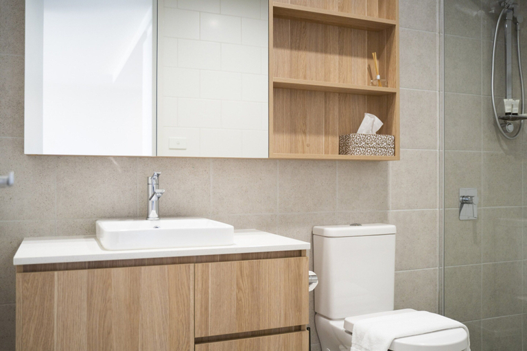 Bathroom 4, Modern 1-bed Apartment With Parking, Canberra