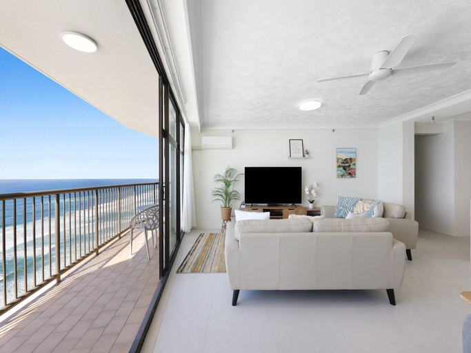 4, Beachfront Stylish Apartment with Ocean Views, Gold Coast