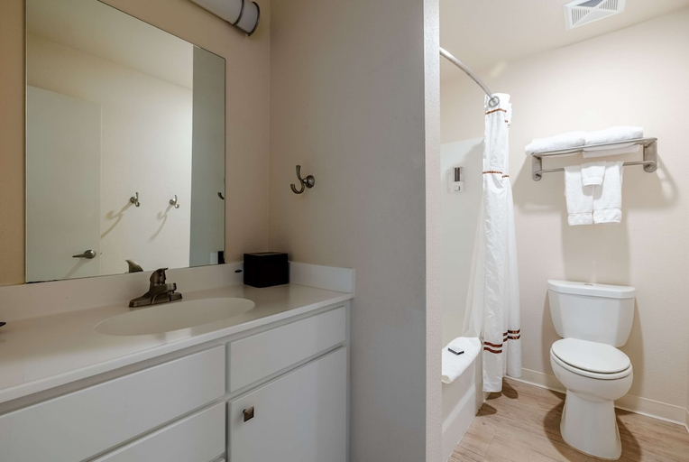 Bathroom 3, WaterWalk Extended Stay by Wyndham Wichita, Sedgwick