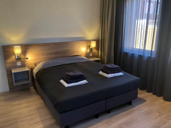 Room 4, Ground Floor Lodge With Private Veranda, Veere