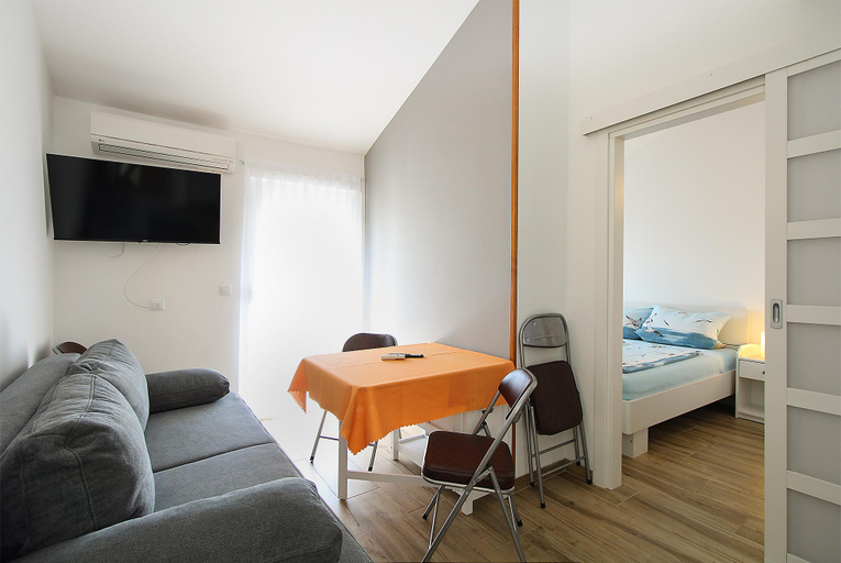 Others 4, Apartment 1030, Fažana