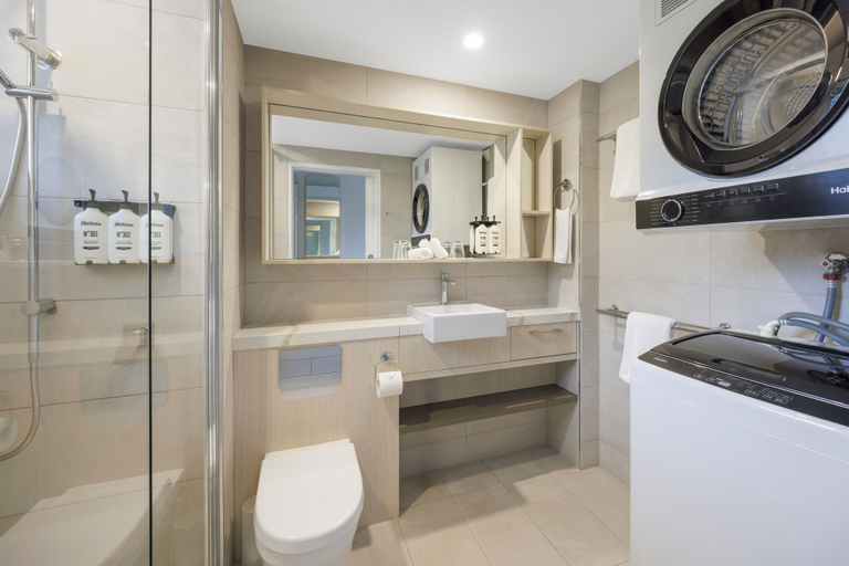 Bathroom 4, Coral Coast Apartments Palm Cove AVC, Cairns