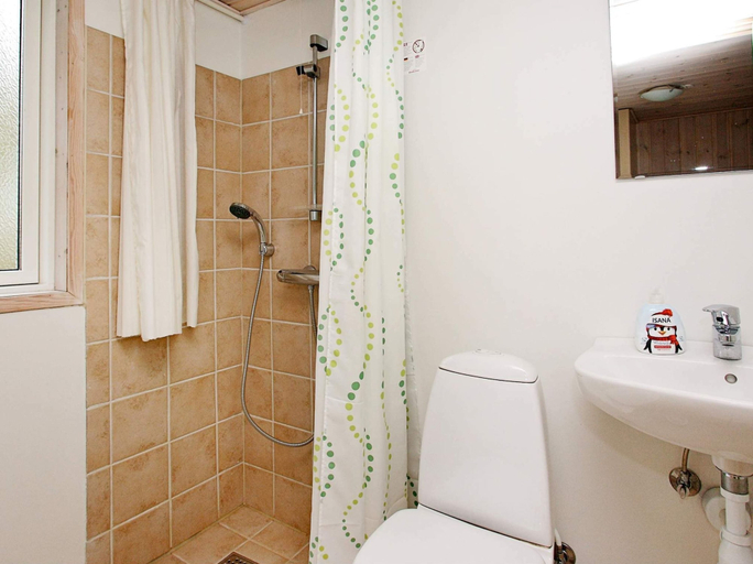 Bathroom 3, 4 Star Holiday Home in Albaek, Frederikshavn