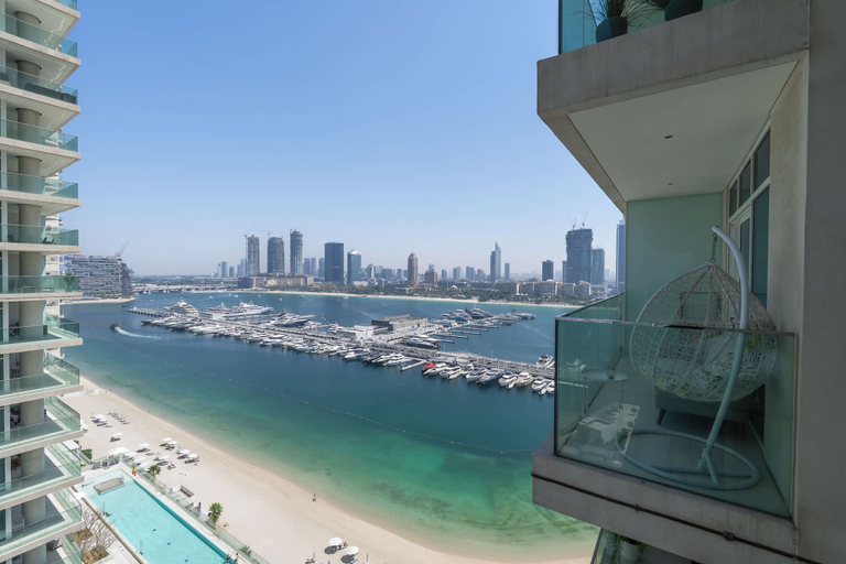Room 5, Mesmerizing 2BR in Emaar Beachfront With Sea Views, Dubai