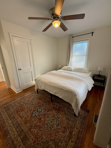 Room 3, New Cozy Durham 2 Bedroom Home B, Durham