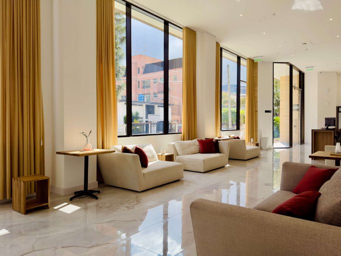 Room 4, w Striking 2BR w Balcony in Santa Barbara, Santafé de Bogotá