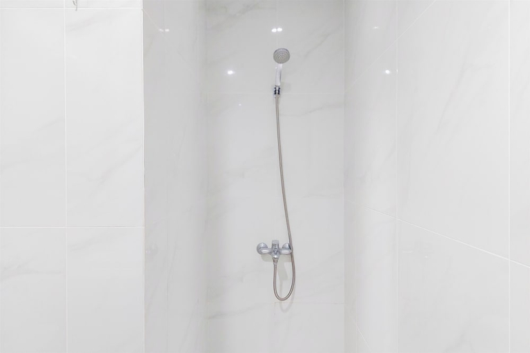 Bathroom, Tranquil And Comfort Living 1Br The Smith Alam Sutera Apartment, Tangerang