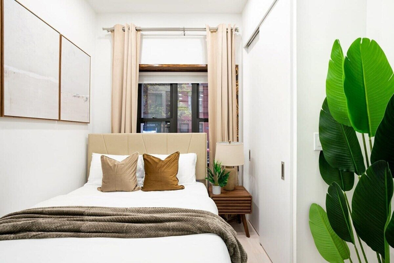 Room 2, 317 UES Apartments, New York