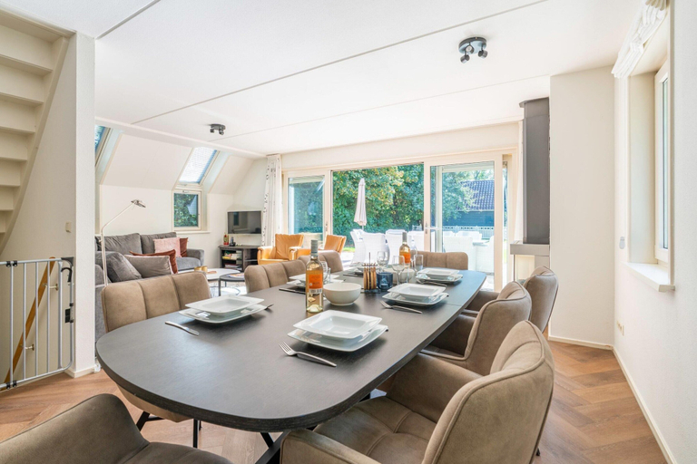 Dining 5, Charming country house for 6 people, Texel