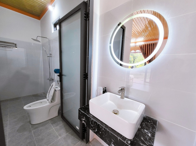 Bathroom 3, Cat Tien Farmer Lodge, Tân Phú