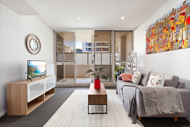 Living room 3, Inner-city Stay With Pool and Gym Access, Sydney