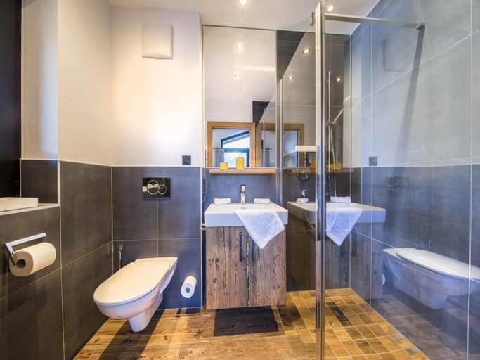 Bathroom 4, Chalet Retreat with Terrace Sauna, Zell am See