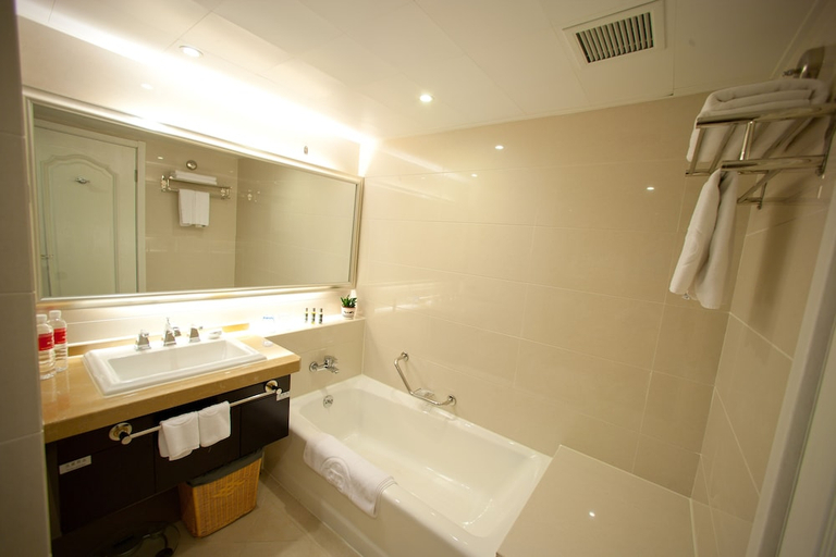 Bathroom 3, Jinling Mandarin Garden Hotel Nanjing, Nanjing