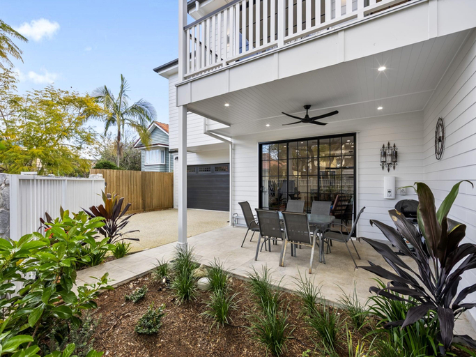 1, Spacious 3-Bed Clayfield House with Patio and BBQ, Clayfield