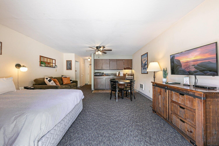 Room 2, 134 Bldg C 1 Bedroom Studio, Nevada