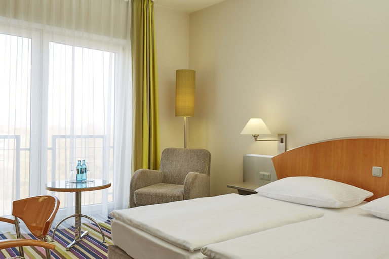 Bedroom 2, H+ Hotel Koln Hurth, Rhein-Erft-Kreis